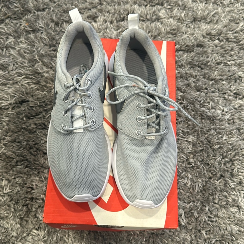 Nike Roshe One Size 4Y